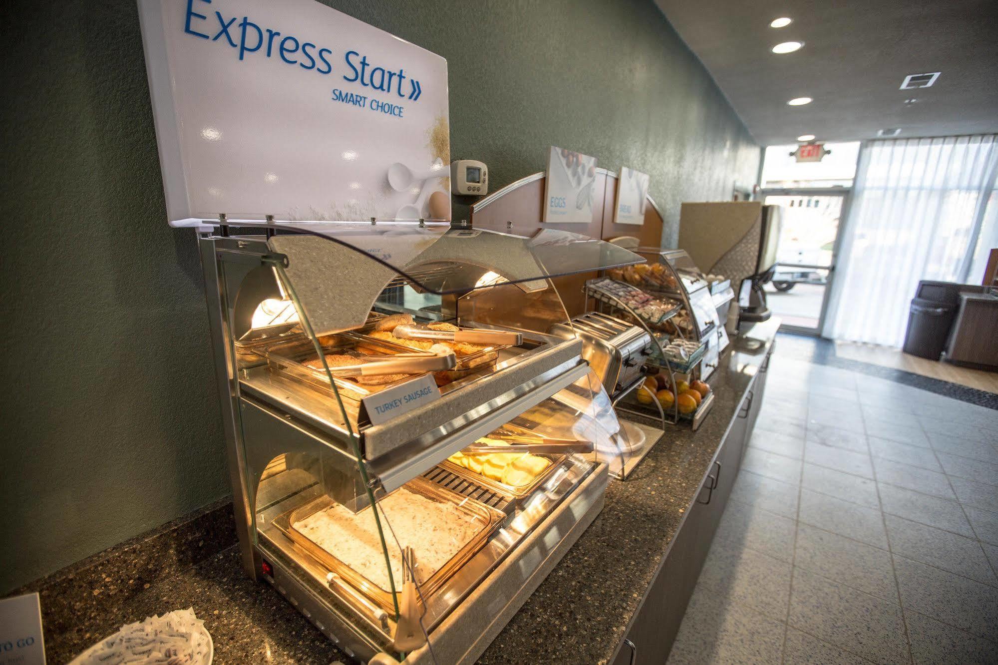 Holiday Inn Express St. Louis Central West End By Ihg Екстер'єр фото